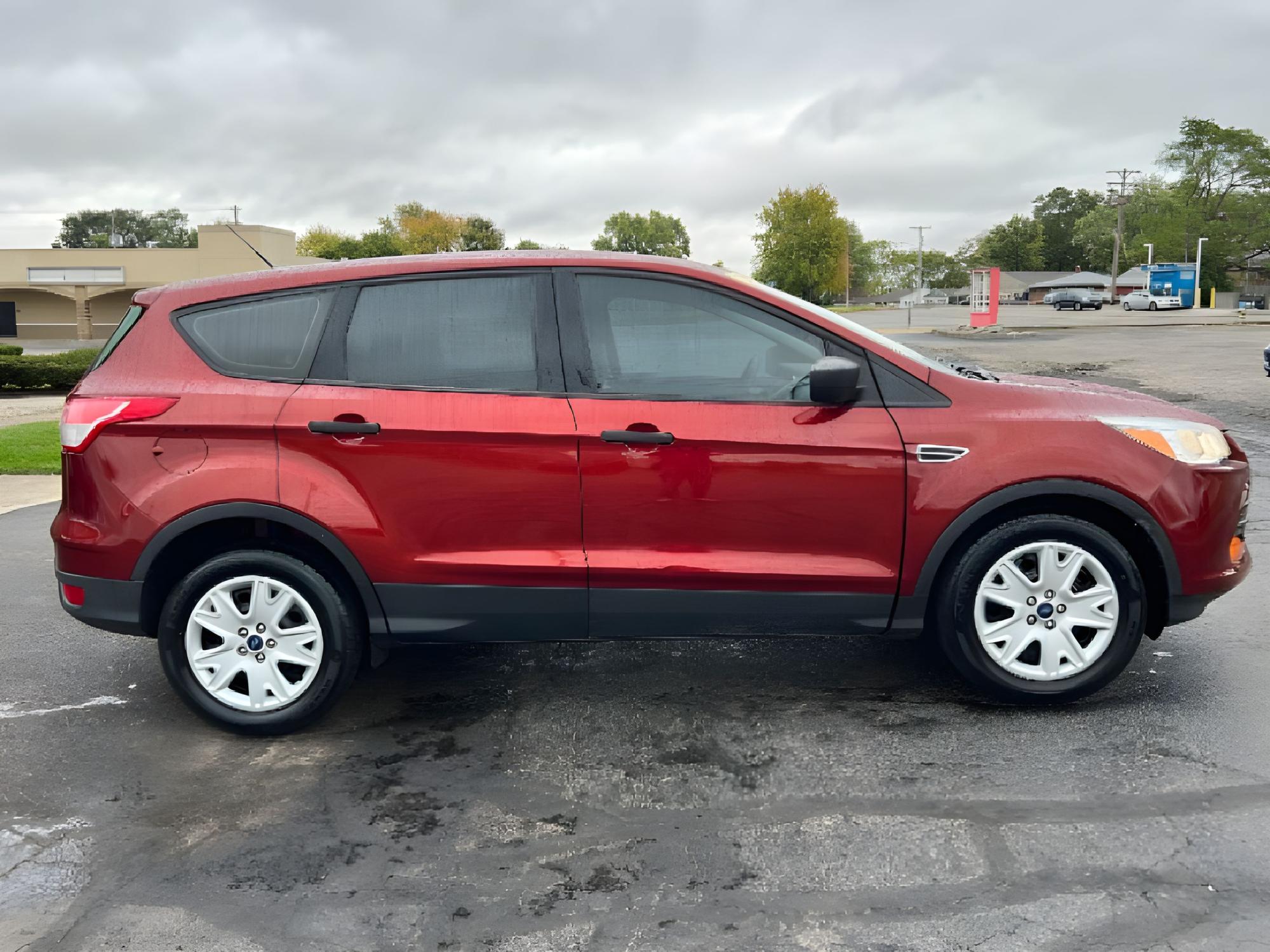 2015 Sunset Ford Escape S FWD (1FMCU0F74FU) with an 2.5L L4 DOHC 16V engine, 6-Speed Automatic transmission, located at 1099 N County Rd 25A, Troy, OH, 45373, (937) 908-9800, 40.057079, -84.212883 - Photo #11