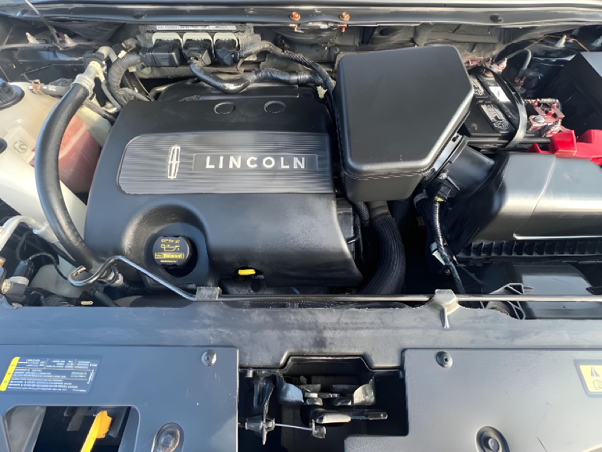 2013 Tuxedo Black Metallic Lincoln MKX AWD (2LMDJ8JK8DB) with an 3.7L V6 DOHC 24V engine, 6-Speed Automatic transmission, located at 880 E. National Road, Vandalia, OH, 45377, (937) 908-9800, 39.891918, -84.183594 - Photo #23