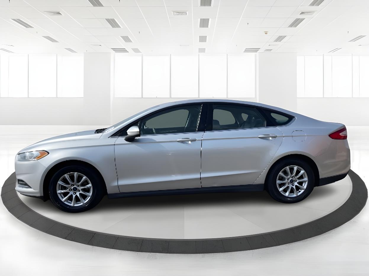 2015 Ingot Silver Ford Fusion S (3FA6P0G74FR) with an 2.5L L4 DOHC 16V engine, 6-Speed Automatic transmission, located at 1951 S Dayton Lakeview Rd., New Carlisle, OH, 45344, (937) 908-9800, 39.890999, -84.050255 - Photo #5