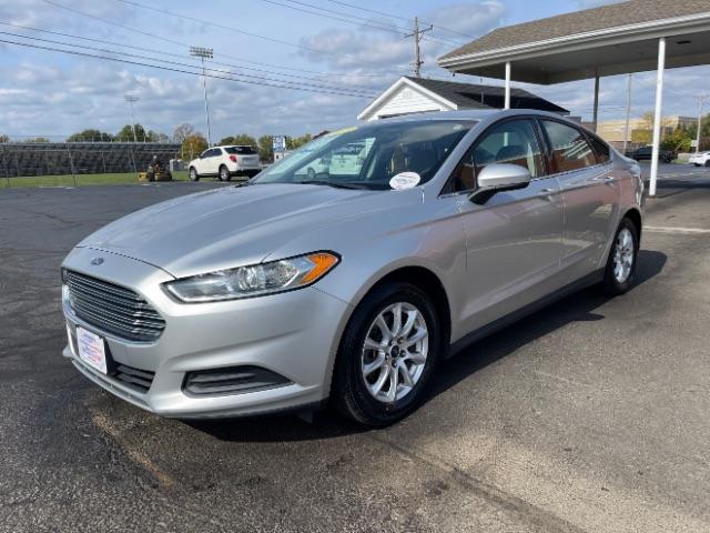 2015 Ingot Silver Ford Fusion S (3FA6P0G74FR) with an 2.5L L4 DOHC 16V engine, 6-Speed Automatic transmission, located at 1951 S Dayton Lakeview Rd., New Carlisle, OH, 45344, (937) 908-9800, 39.890999, -84.050255 - Photo #2