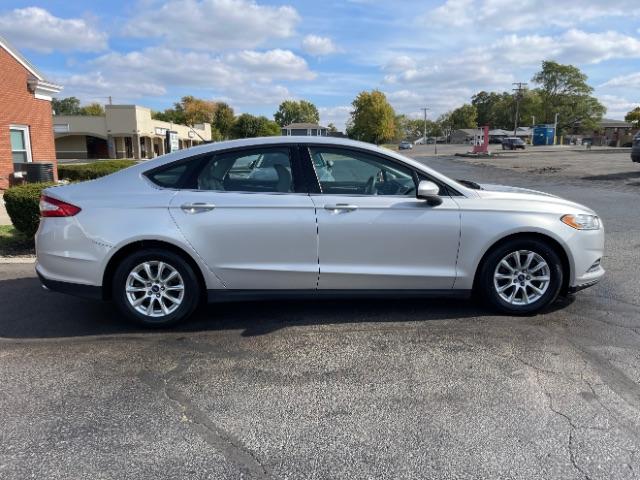 2015 Ingot Silver Ford Fusion S (3FA6P0G74FR) with an 2.5L L4 DOHC 16V engine, 6-Speed Automatic transmission, located at 1951 S Dayton Lakeview Rd., New Carlisle, OH, 45344, (937) 908-9800, 39.890999, -84.050255 - Photo #6