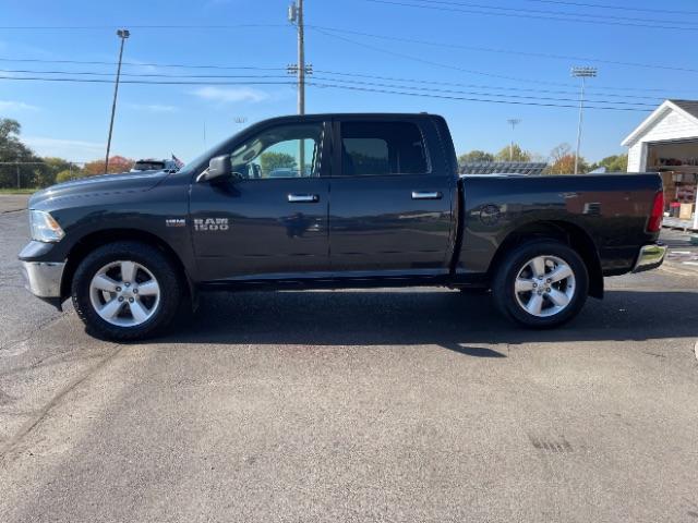 2018 Gray RAM 1500 SLT Crew Cab SWB 4WD (1C6RR7LT8JS) with an 5.7L V8 OHV 16V engine, 8-Speed Automatic transmission, located at 1951 S Dayton Lakeview Rd., New Carlisle, OH, 45344, (937) 908-9800, 39.890999, -84.050255 - Photo #4