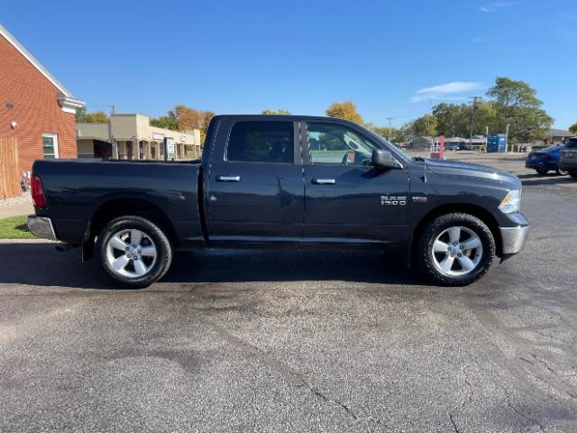 2018 Gray RAM 1500 SLT Crew Cab SWB 4WD (1C6RR7LT8JS) with an 5.7L V8 OHV 16V engine, 8-Speed Automatic transmission, located at 1951 S Dayton Lakeview Rd., New Carlisle, OH, 45344, (937) 908-9800, 39.890999, -84.050255 - Photo #6