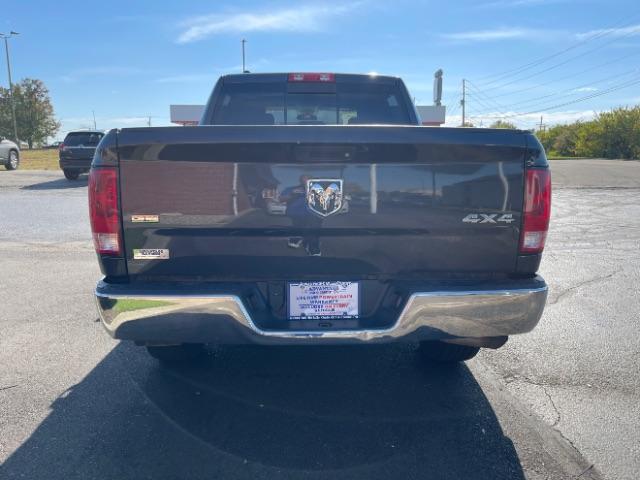 2018 Gray RAM 1500 SLT Crew Cab SWB 4WD (1C6RR7LT8JS) with an 5.7L V8 OHV 16V engine, 8-Speed Automatic transmission, located at 1951 S Dayton Lakeview Rd., New Carlisle, OH, 45344, (937) 908-9800, 39.890999, -84.050255 - Photo #8