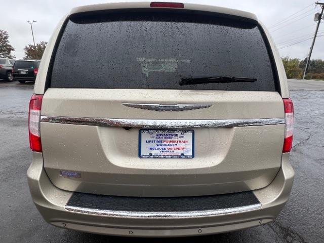 2012 White Gold Chrysler Town and Country Touring-L (2C4RC1CGXCR) with an 3.6L V6 DOHC 24V engine, 6-Speed Automatic transmission, located at 4508 South Dixie Dr, Moraine, OH, 45439, (937) 908-9800, 39.689976, -84.218452 - Photo #8