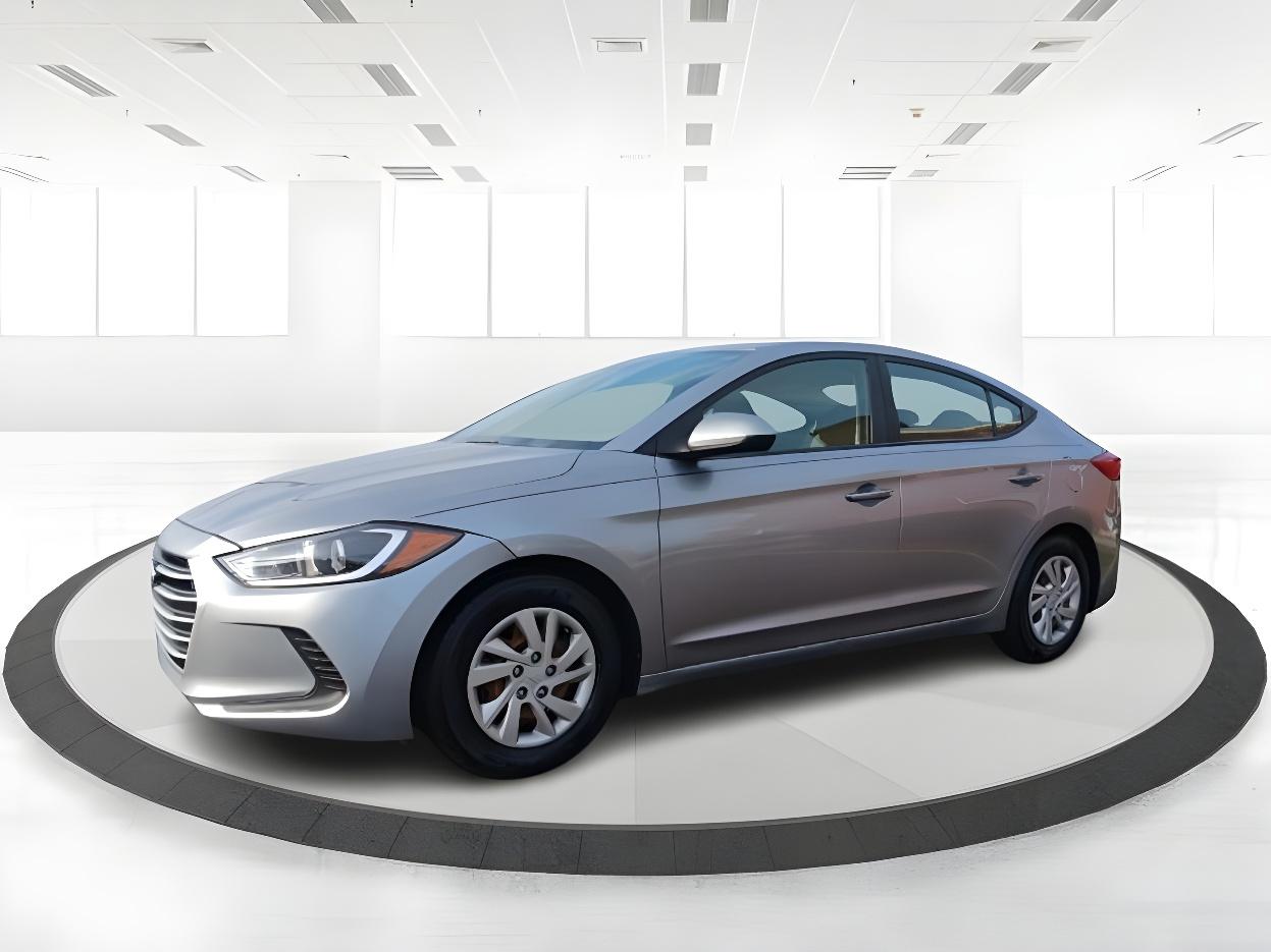 2017 Galactic Gray Hyundai Elantra SE 6AT (5NPD74LF2HH) with an 1.8L L4 DOHC 16V engine, 6-Speed Automatic transmission, located at 880 E. National Road, Vandalia, OH, 45377, (937) 908-9800, 39.891918, -84.183594 - Photo #9