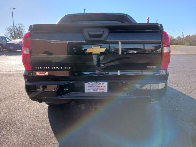 2012 Black Chevrolet Avalanche LT 4WD (3GNTKFE72CG) with an 5.3L V8 OHV 16V FFV engine, 4-Speed Automatic transmission, located at 1099 N County Rd 25A , Troy, OH, 45373, (937) 908-9800, 40.057079, -84.212883 - Photo #8