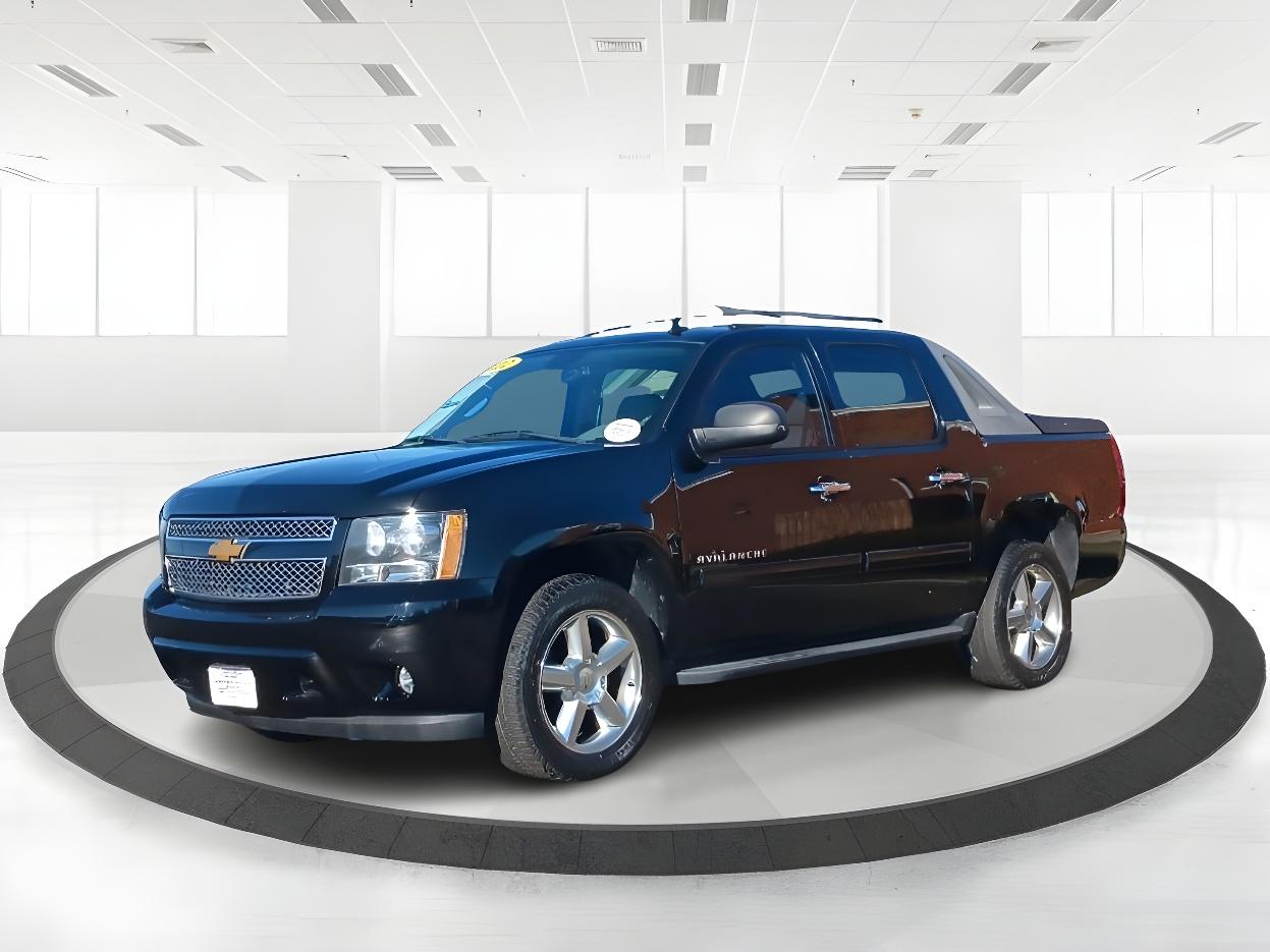 2012 Black Chevrolet Avalanche LT 4WD (3GNTKFE72CG) with an 5.3L V8 OHV 16V FFV engine, 4-Speed Automatic transmission, located at 880 E. National Road, Vandalia, OH, 45377, (937) 908-9800, 39.891918, -84.183594 - Photo #11