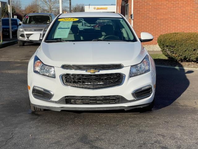 2015 Summit White Chevrolet Cruze 1LT Auto (1G1PC5SB2F7) with an 1.4L L4 DOHC 16V TURBO engine, 6-Speed Automatic transmission, located at 1951 S Dayton Lakeview Rd., New Carlisle, OH, 45344, (937) 908-9800, 39.890999, -84.050255 - Photo #4