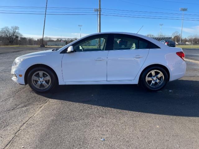 2015 Summit White Chevrolet Cruze 1LT Auto (1G1PC5SB2F7) with an 1.4L L4 DOHC 16V TURBO engine, 6-Speed Automatic transmission, located at 1951 S Dayton Lakeview Rd., New Carlisle, OH, 45344, (937) 908-9800, 39.890999, -84.050255 - Photo #10