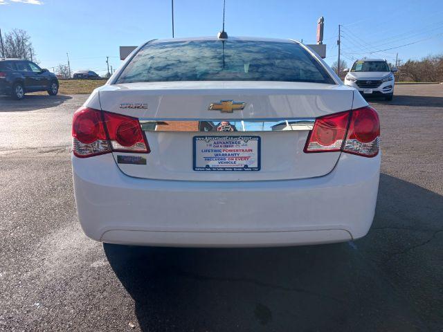 2016 Summit White Chevrolet Cruze Limited LS Auto (1G1PC5SG3G7) with an 1.8L L4 DOHC 16V FFV engine, 6-Speed Automatic transmission, located at 1951 S Dayton Lakeview Rd., New Carlisle, OH, 45344, (937) 908-9800, 39.890999, -84.050255 - Photo #10