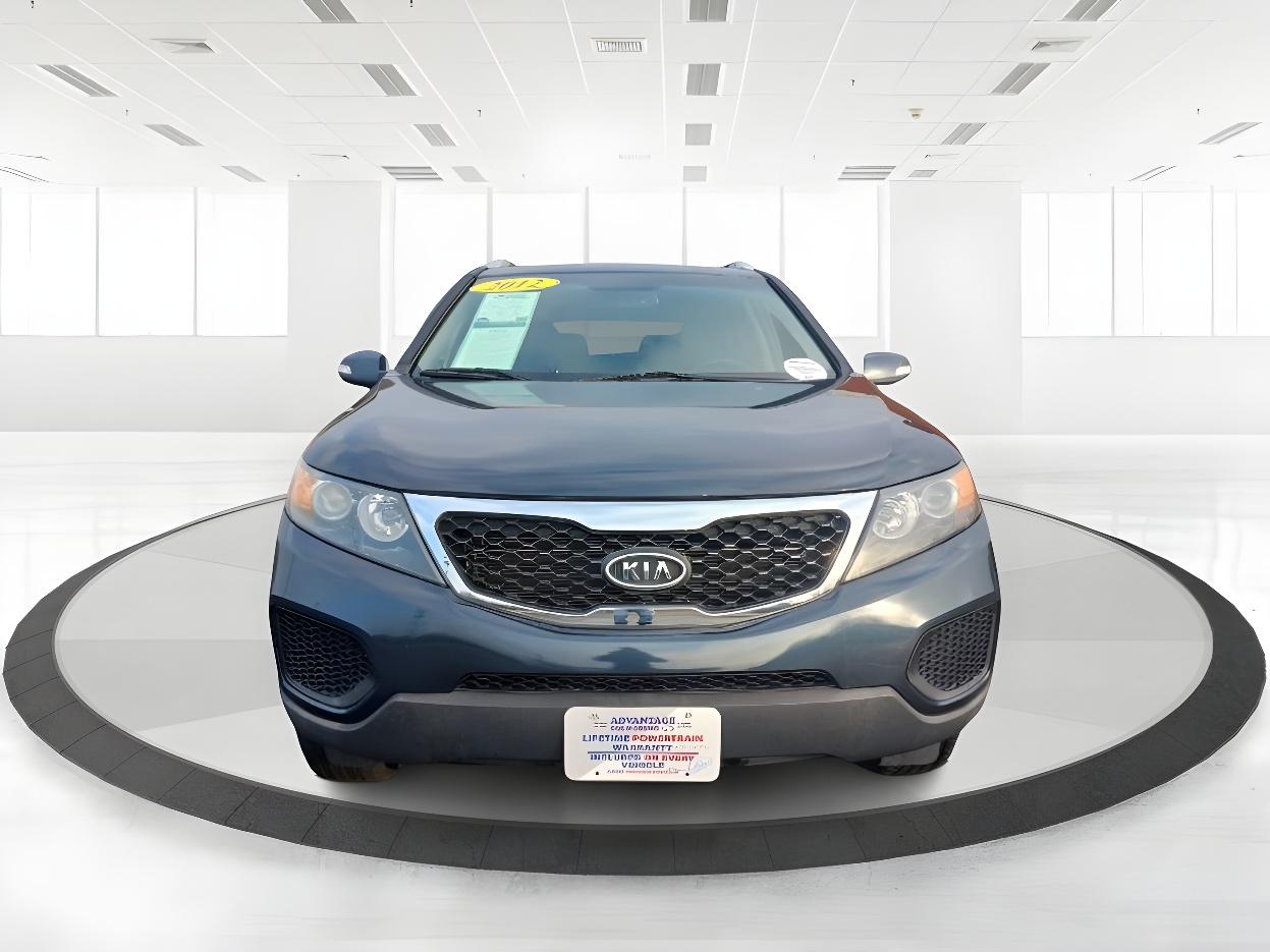 2012 Pacific Blue Kia Sorento LX 4WD (5XYKTDA2XCG) with an 3.5L V6 DOHC 24V engine, 6-Speed Automatic transmission, located at 4508 South Dixie Dr, Moraine, OH, 45439, (937) 908-9800, 39.689976, -84.218452 - Photo #9