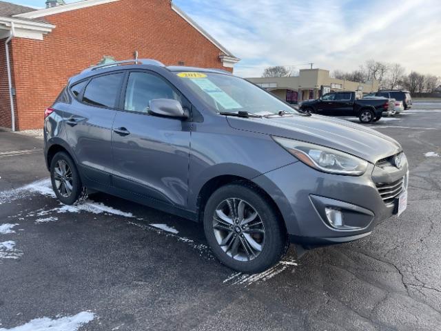 2015 Graphite Gray Metallic Hyundai Tucson SE AWD (KM8JUCAG4FU) with an 2.4L L4 DOHC 16V engine, 6-Speed Automatic transmission, located at 1951 S Dayton Lakeview Rd., New Carlisle, OH, 45344, (937) 908-9800, 39.890999, -84.050255 - Photo #0