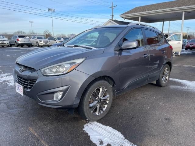 2015 Graphite Gray Metallic Hyundai Tucson SE AWD (KM8JUCAG4FU) with an 2.4L L4 DOHC 16V engine, 6-Speed Automatic transmission, located at 1951 S Dayton Lakeview Rd., New Carlisle, OH, 45344, (937) 908-9800, 39.890999, -84.050255 - Photo #2