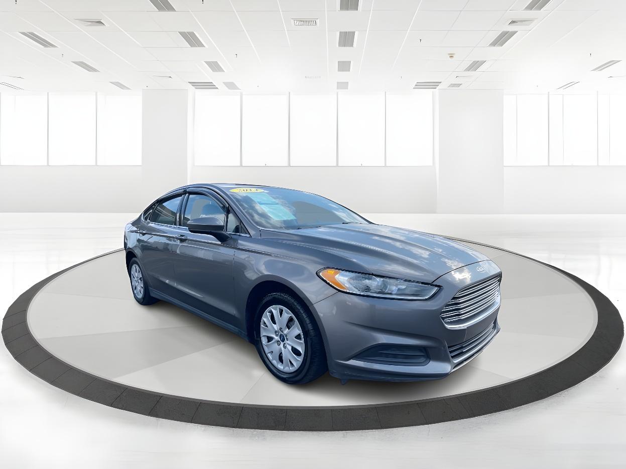 2014 Sterling Gray Ford Fusion S (1FA6P0G77E5) with an 2.5L L4 DOHC 16V engine, located at 401 Woodman Dr, Riverside, OH, 45431, (937) 908-9800, 39.760899, -84.123421 - Photo #1