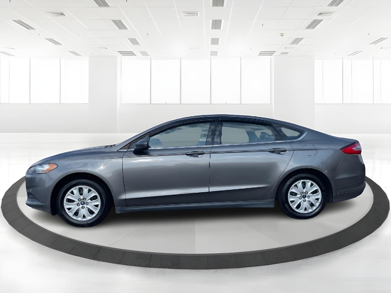 2014 Sterling Gray Ford Fusion S (1FA6P0G77E5) with an 2.5L L4 DOHC 16V engine, located at 401 Woodman Dr, Riverside, OH, 45431, (937) 908-9800, 39.760899, -84.123421 - Photo #7
