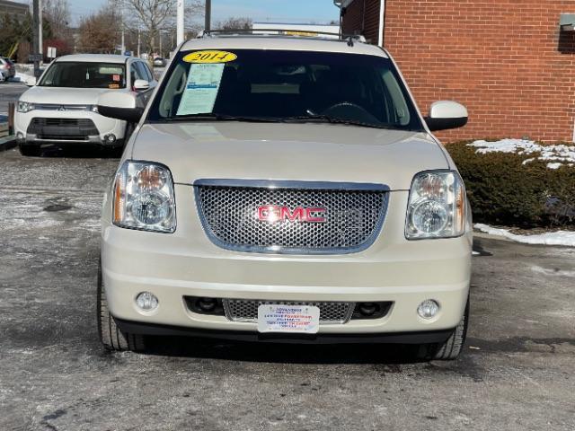 2014 White Diamond Tricoat GMC Yukon Denali 4WD (1GKS2EEFXER) with an 6.2L V8 OHV 16V engine, 6-Speed Automatic transmission, located at 1184 Kauffman Ave, Fairborn, OH, 45324, (937) 908-9800, 39.807072, -84.030914 - Photo #4