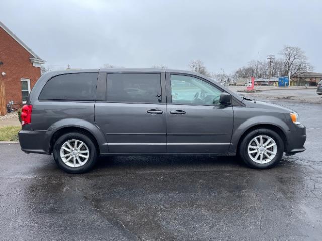 2015 Granite Crystal Met CC Dodge Grand Caravan SE (2C4RDGBG1FR) with an 3.6L V6 DOHC 24V engine, 6-Speed Automatic transmission, located at 1184 Kauffman Ave, Fairborn, OH, 45324, (937) 908-9800, 39.807072, -84.030914 - Photo #10