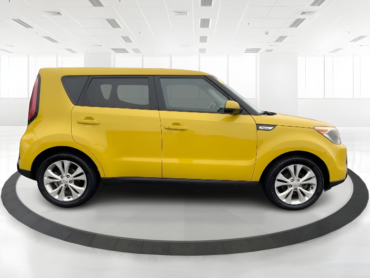 2016 Solar Yellow Kia Soul + (KNDJP3A51G7) with an 2.0L L4 DOHC 16V engine, 6-Speed Automatic transmission, located at 401 Woodman Dr, Riverside, OH, 45431, (937) 908-9800, 39.760899, -84.123421 - Photo #3