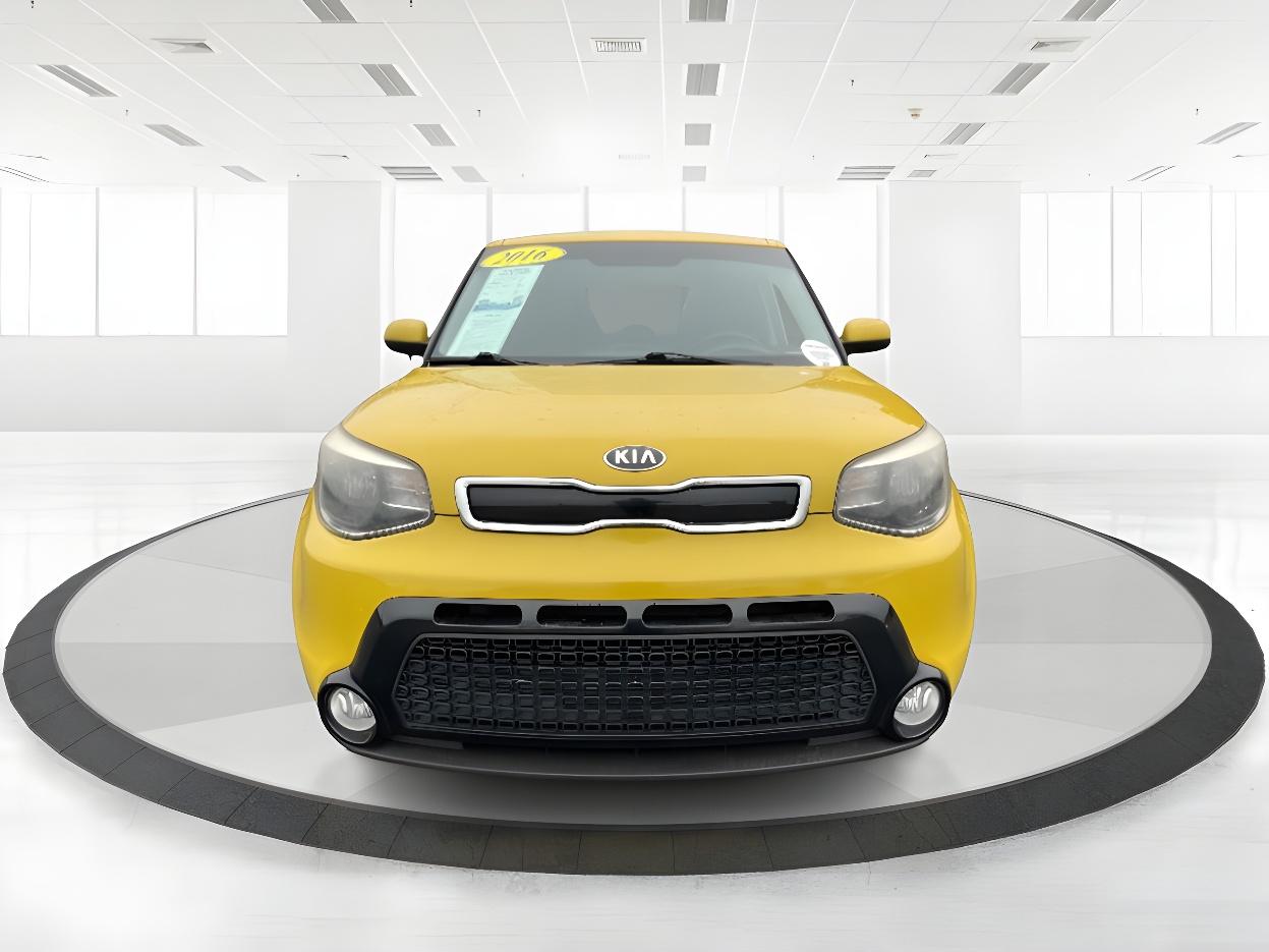 2016 Solar Yellow Kia Soul + (KNDJP3A51G7) with an 2.0L L4 DOHC 16V engine, 6-Speed Automatic transmission, located at 401 Woodman Dr, Riverside, OH, 45431, (937) 908-9800, 39.760899, -84.123421 - Photo #9