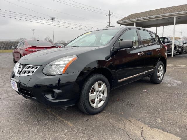 2015 Super Black Nissan Rogue Select S AWD (JN8AS5MV1FW) with an 2.5L L4 DOHC 16V engine, Continuously Variable Transmission transmission, located at 1230 East Main St, Xenia, OH, 45385, (937) 908-9800, 39.688026, -83.910172 - Photo #2