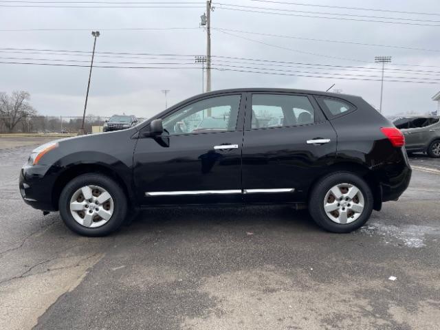 2015 Super Black Nissan Rogue Select S AWD (JN8AS5MV1FW) with an 2.5L L4 DOHC 16V engine, Continuously Variable Transmission transmission, located at 1230 East Main St, Xenia, OH, 45385, (937) 908-9800, 39.688026, -83.910172 - Photo #4