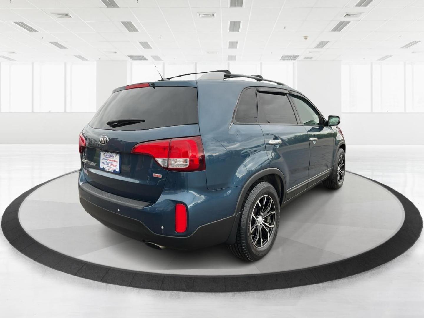 2014 Blue Kia Sorento LX 2WD (5XYKT3A64EG) with an 2.4L L4 DOHC 16V engine, 6-Speed Automatic transmission, located at 8750 N County Rd 25A, Piqua, OH, 45356, (937) 908-9800, 40.164391, -84.232513 - 2014 Kia Sorento LX 2WD - Photo#2