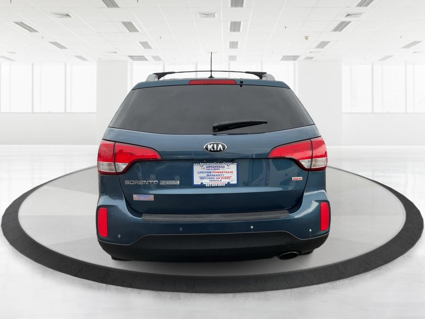2014 Blue Kia Sorento LX 2WD (5XYKT3A64EG) with an 2.4L L4 DOHC 16V engine, 6-Speed Automatic transmission, located at 8750 N County Rd 25A, Piqua, OH, 45356, (937) 908-9800, 40.164391, -84.232513 - 2014 Kia Sorento LX 2WD - Photo#3