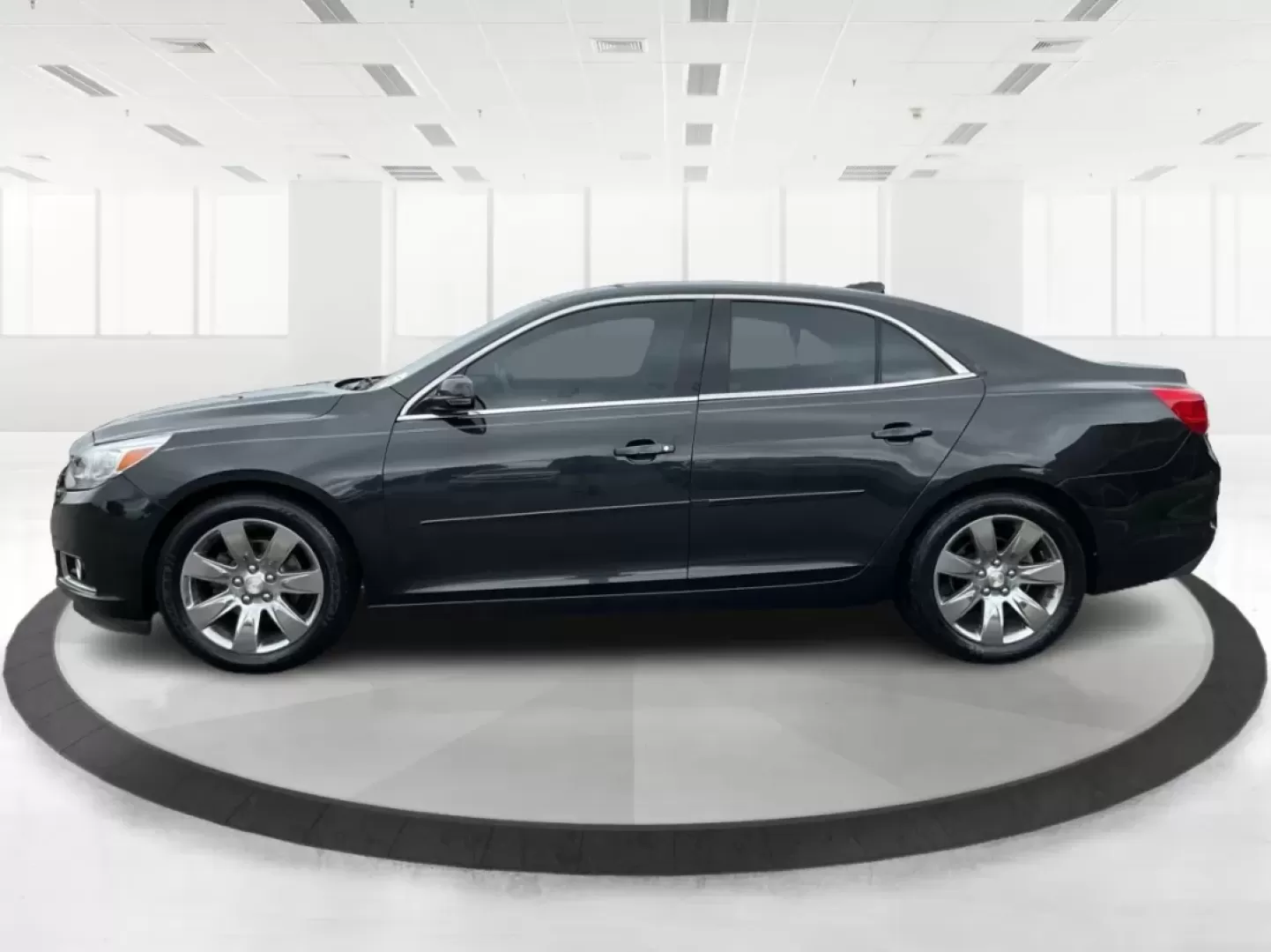 2015 Chevrolet Malibu 2LT (1G11D5SL9FF) with an ECOTEC 2.5L I-4 gasoline direct injection engine, located at 1099 N County Rd 25A, Troy, OH, 45373, (937) 908-9800, 40.057079, -84.212883 - Discover the perfect blend of style, performance, and affordability with the 2015 Chevrolet Malibu 2LT, available now at Advantage Car and Credit in Fairborn, OH. Whether you're commuting to work, ferrying the kids to school, or planning weekend getaways, this reliable sedan is designed to enhance y - Photo#5