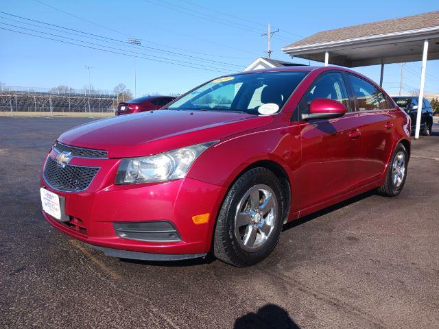 2014 Red Hot Chevrolet Cruze 1LT Auto (1G1PC5SB2E7) with an 1.4L L4 DOHC 16V TURBO engine, 6-Speed Automatic transmission, located at 880 E. National Road, Vandalia, OH, 45377, (937) 908-9800, 39.891918, -84.183594 - Photo #4