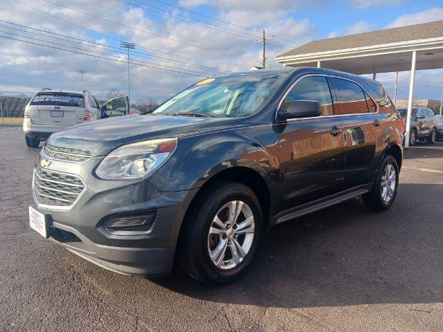 2017 Nightfall Gray Metallic Chevrolet Equinox LS 2WD (2GNALBEK9H1) with an 2.4L L4 DOHC 16V FFV engine, 6-Speed Automatic transmission, located at 1230 East Main St, Xenia, OH, 45385, (937) 908-9800, 39.688026, -83.910172 - Photo #4