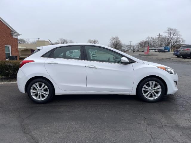 2014 Monaco White Hyundai Elantra GT A/T (KMHD35LH4EU) with an 2.0L L4 16V DOHC engine, 6-Speed Automatic transmission, located at 401 Woodman Dr, Riverside, OH, 45431, (937) 908-9800, 39.760899, -84.123421 - Photo #6