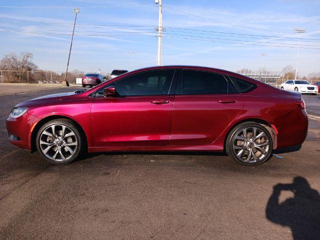 2015 Velvet Red Pearlcoat Chrysler 200 S (1C3CCCBG8FN) with an 3.6L V6 DOHC 24V FFV engine, 9-Speed Automatic transmission, located at 1951 S Dayton Lakeview Rd., New Carlisle, OH, 45344, (937) 908-9800, 39.890999, -84.050255 - Photo #6