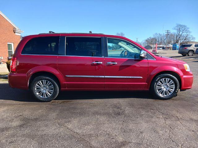 2014 Dp Cherry Red Crystal PC Chrysler Town and Country Touring-L (2C4RC1CG6ER) with an 3.6L V6 DOHC 24V engine, 6-Speed Automatic transmission, located at 1951 S Dayton Lakeview Rd., New Carlisle, OH, 45344, (937) 908-9800, 39.890999, -84.050255 - Photo #8