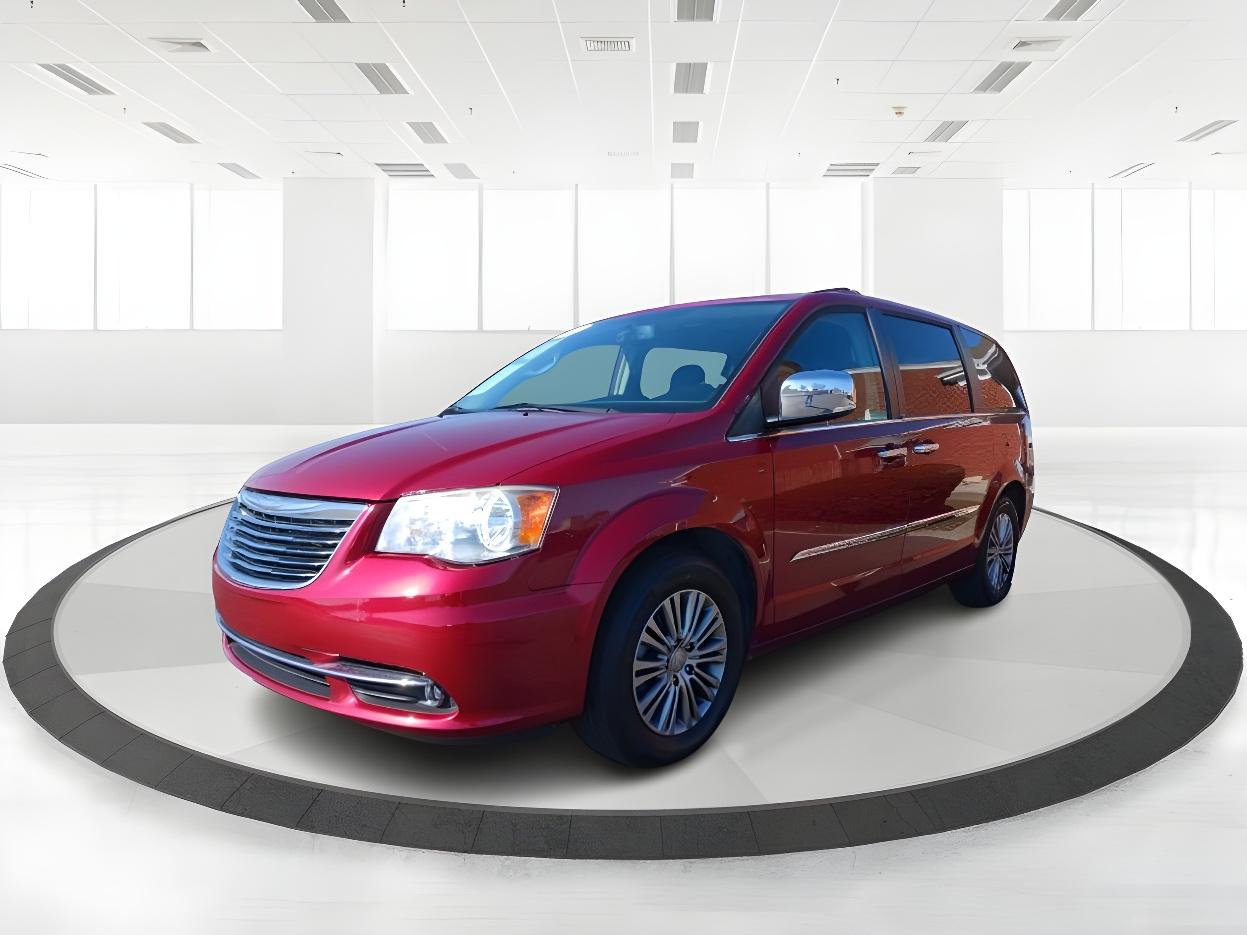 2014 Dp Cherry Red Crystal PC Chrysler Town and Country Touring-L (2C4RC1CG6ER) with an 3.6L V6 DOHC 24V engine, 6-Speed Automatic transmission, located at 1951 S Dayton Lakeview Rd., New Carlisle, OH, 45344, (937) 908-9800, 39.890999, -84.050255 - Photo #9
