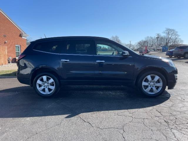 2017 Blue Velvet Metallic Chevrolet Traverse 1LT FWD (1GNKRGKD9HJ) with an 3.6L V6 DOHC 24V engine, 6-Speed Automatic transmission, located at 1230 East Main St, Xenia, OH, 45385, (937) 908-9800, 39.688026, -83.910172 - Photo #10