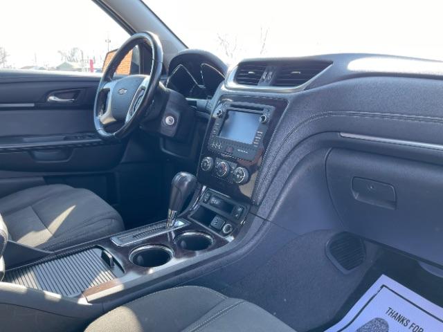 2017 Blue Velvet Metallic Chevrolet Traverse 1LT FWD (1GNKRGKD9HJ) with an 3.6L V6 DOHC 24V engine, 6-Speed Automatic transmission, located at 1230 East Main St, Xenia, OH, 45385, (937) 908-9800, 39.688026, -83.910172 - Photo #14