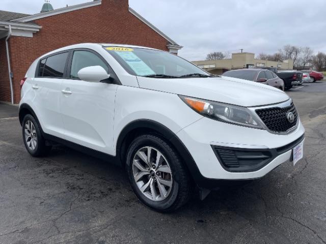 2016 Clear White Kia Sportage LX FWD (KNDPB3AC1G7) with an 2.4L V6 DOHC 24V engine, 6-Speed Automatic transmission, located at 1184 Kauffman Ave, Fairborn, OH, 45324, (937) 908-9800, 39.807072, -84.030914 - Photo #0