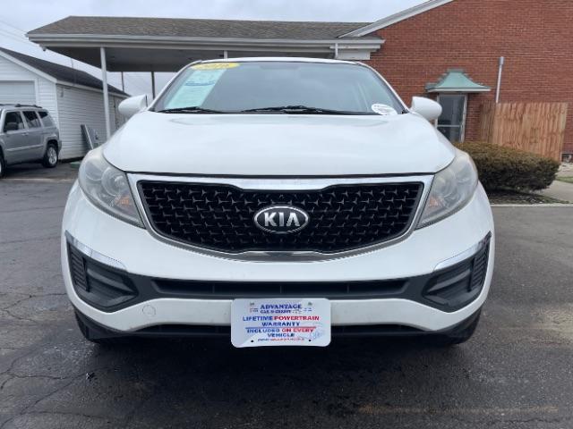 2016 Clear White Kia Sportage LX FWD (KNDPB3AC1G7) with an 2.4L V6 DOHC 24V engine, 6-Speed Automatic transmission, located at 1184 Kauffman Ave, Fairborn, OH, 45324, (937) 908-9800, 39.807072, -84.030914 - Photo #8