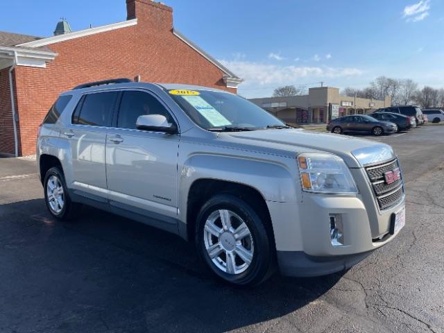2015 Champagne Silver Metallic GMC Terrain SLT1 FWD (2GKFLSE35F6) with an 3.6L V6 DOHC 24V engine, 6-Speed Automatic transmission, located at 1230 East Main St, Xenia, OH, 45385, (937) 908-9800, 39.688026, -83.910172 - Photo #0