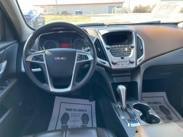 2015 Champagne Silver Metallic GMC Terrain SLT1 FWD (2GKFLSE35F6) with an 3.6L V6 DOHC 24V engine, 6-Speed Automatic transmission, located at 1230 East Main St, Xenia, OH, 45385, (937) 908-9800, 39.688026, -83.910172 - Photo #14
