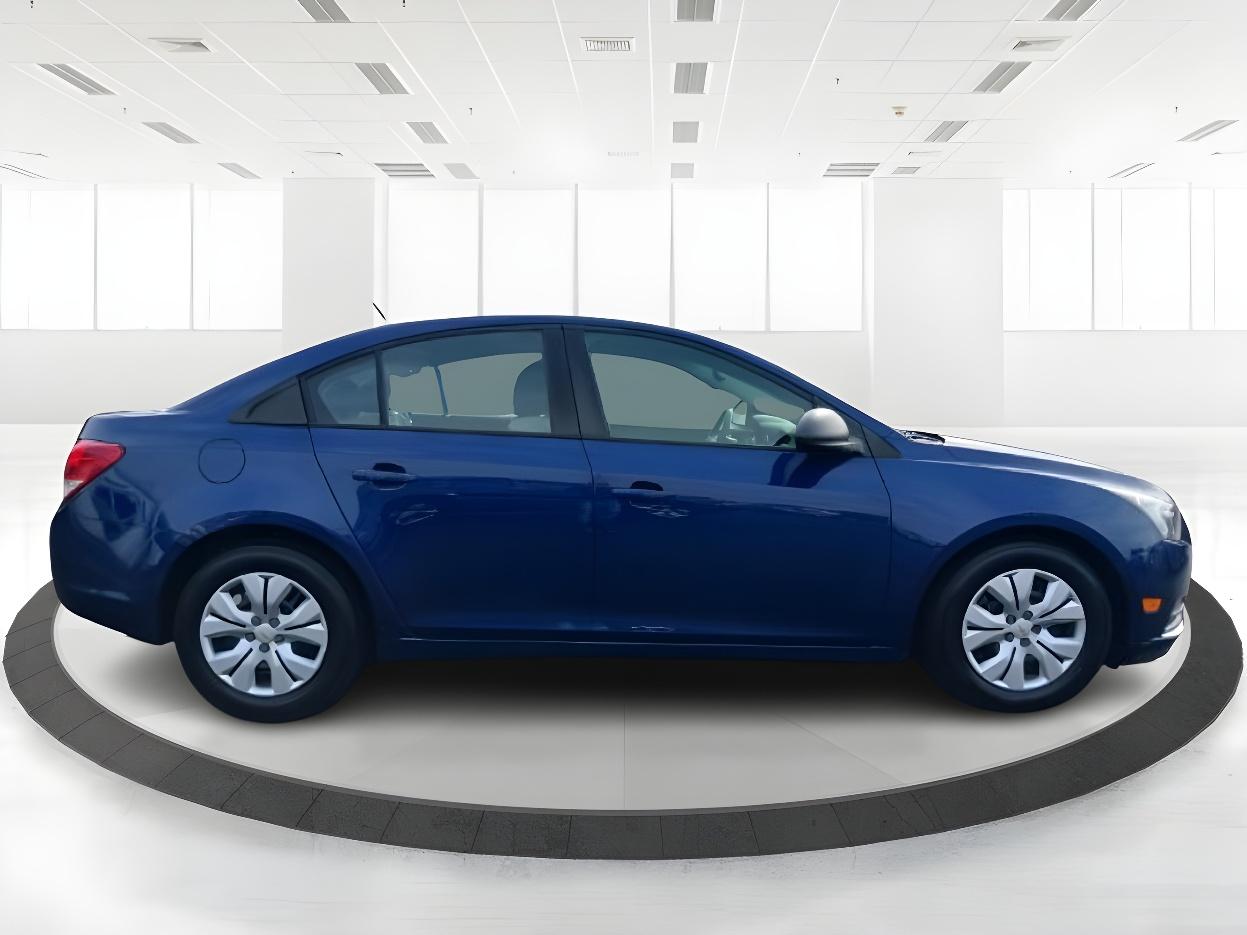 2013 Atlantis Blue Metallic Chevrolet Cruze LS Auto (1G1PA5SG9D7) with an 1.8L L4 DOHC 16V engine, 6-Speed Automatic transmission, located at 1230 East Main St, Xenia, OH, 45385, (937) 908-9800, 39.688026, -83.910172 - Photo #3