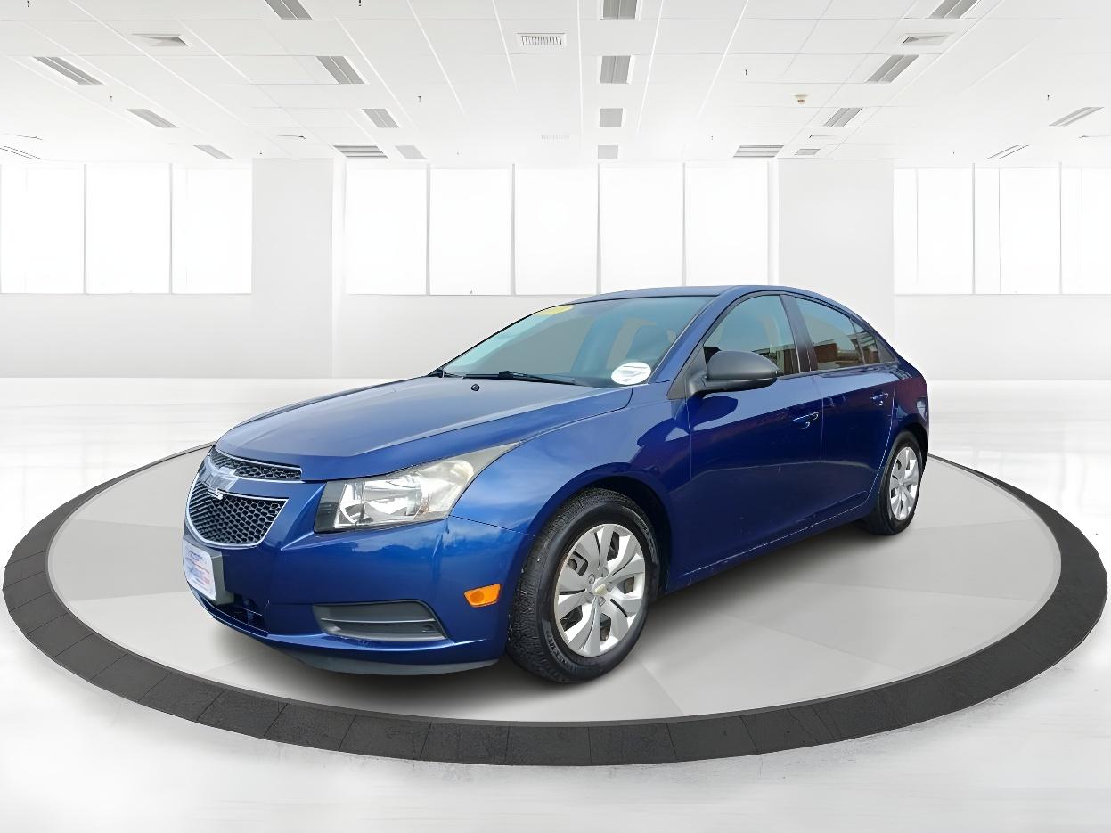 2013 Atlantis Blue Metallic Chevrolet Cruze LS Auto (1G1PA5SG9D7) with an 1.8L L4 DOHC 16V engine, 6-Speed Automatic transmission, located at 1230 East Main St, Xenia, OH, 45385, (937) 908-9800, 39.688026, -83.910172 - Photo #11