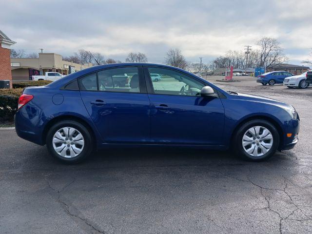 2013 Atlantis Blue Metallic Chevrolet Cruze LS Auto (1G1PA5SG9D7) with an 1.8L L4 DOHC 16V engine, 6-Speed Automatic transmission, located at 1230 East Main St, Xenia, OH, 45385, (937) 908-9800, 39.688026, -83.910172 - Photo #8