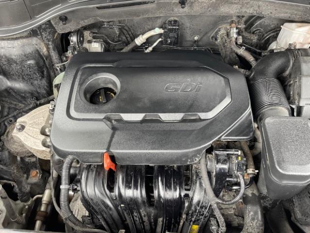 2017 Twilight Black Hyundai Santa Fe Sport 2.4 FWD (5NMZU3LB1HH) with an 2.4L L4 DOHC 16V engine, 6-Speed Automatic transmission, located at 1184 Kauffman Ave, Fairborn, OH, 45324, (937) 908-9800, 39.807072, -84.030914 - Photo #22