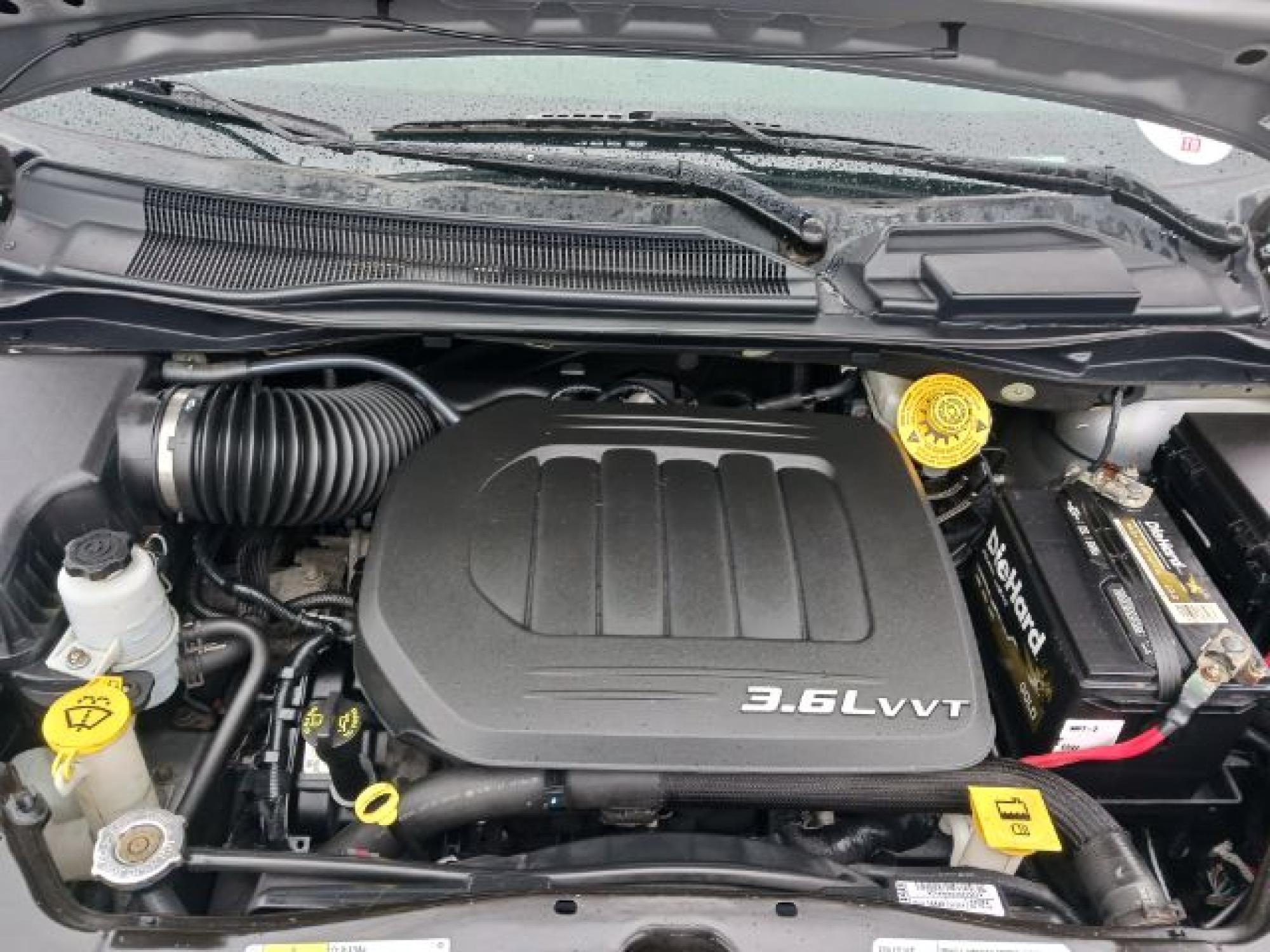 2018 Billet Clear Coat Dodge Grand Caravan SXT (2C4RDGCG1JR) with an 3.6L V6 DOHC 24V engine, 6-Speed Automatic transmission, located at 4508 South Dixie Dr, Moraine, OH, 45439, (937) 908-9800, 39.689976, -84.218452 - Photo #36