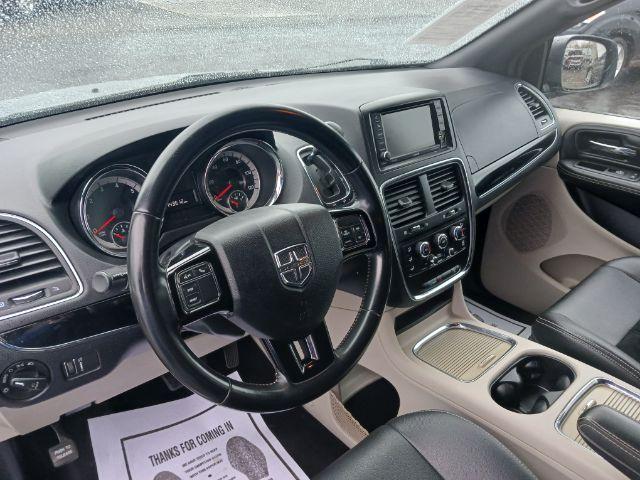 2018 Billet Clear Coat Dodge Grand Caravan SXT (2C4RDGCG1JR) with an 3.6L V6 DOHC 24V engine, 6-Speed Automatic transmission, located at 4508 South Dixie Dr, Moraine, OH, 45439, (937) 908-9800, 39.689976, -84.218452 - Photo #12