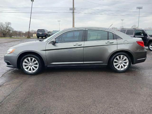 2013 Tungsten Metallic Chrysler 200 Touring (1C3CCBBB1DN) with an 2.4L L4 DOHC 16V engine, 6-Speed Automatic transmission, located at 4508 South Dixie Dr, Moraine, OH, 45439, (937) 908-9800, 39.689976, -84.218452 - Photo #6
