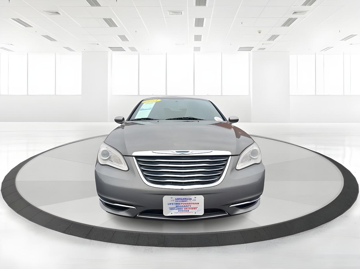 2013 Tungsten Metallic Chrysler 200 Touring (1C3CCBBB1DN) with an 2.4L L4 DOHC 16V engine, 6-Speed Automatic transmission, located at 4508 South Dixie Dr, Moraine, OH, 45439, (937) 908-9800, 39.689976, -84.218452 - Photo #8