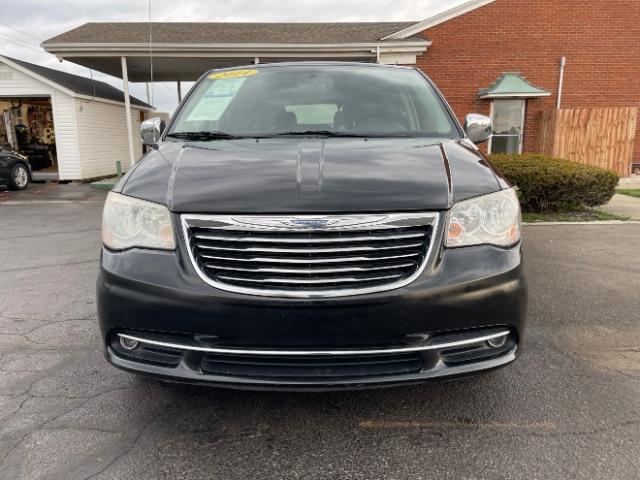 2014 Brilliant Black Crystal P Chrysler Town and Country Touring-L (2C4RC1CG7ER) with an 3.6L V6 DOHC 24V engine, 6-Speed Automatic transmission, located at 1184 Kauffman Ave, Fairborn, OH, 45324, (937) 908-9800, 39.807072, -84.030914 - Photo #4